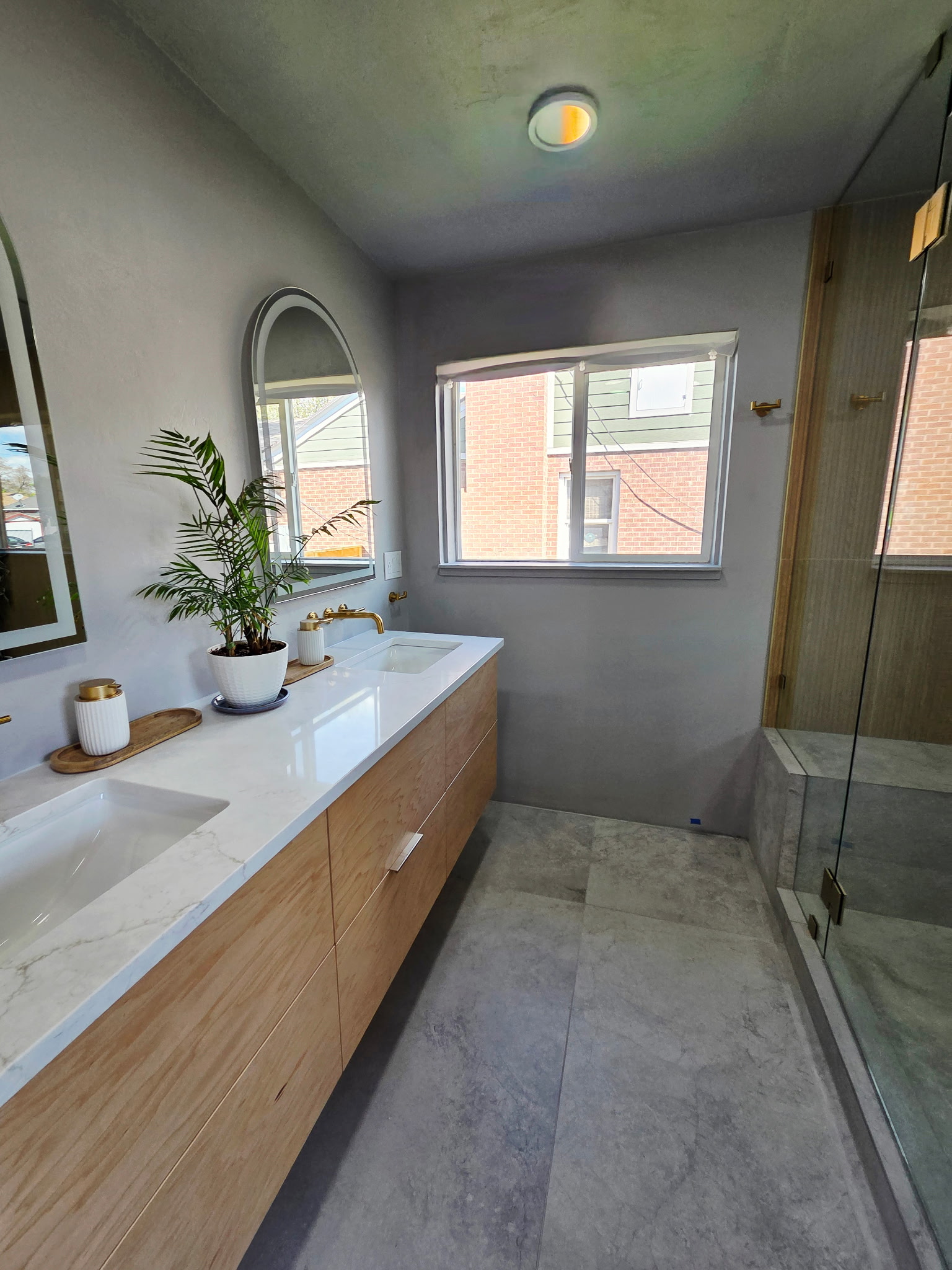 Seamless plaster application